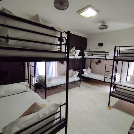 A Sleepy Fox Hostel Nuova Delhi Esterno foto
