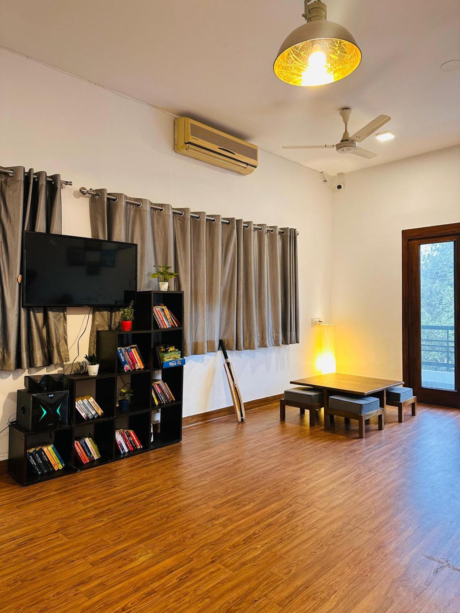 A Sleepy Fox Hostel Nuova Delhi Esterno foto